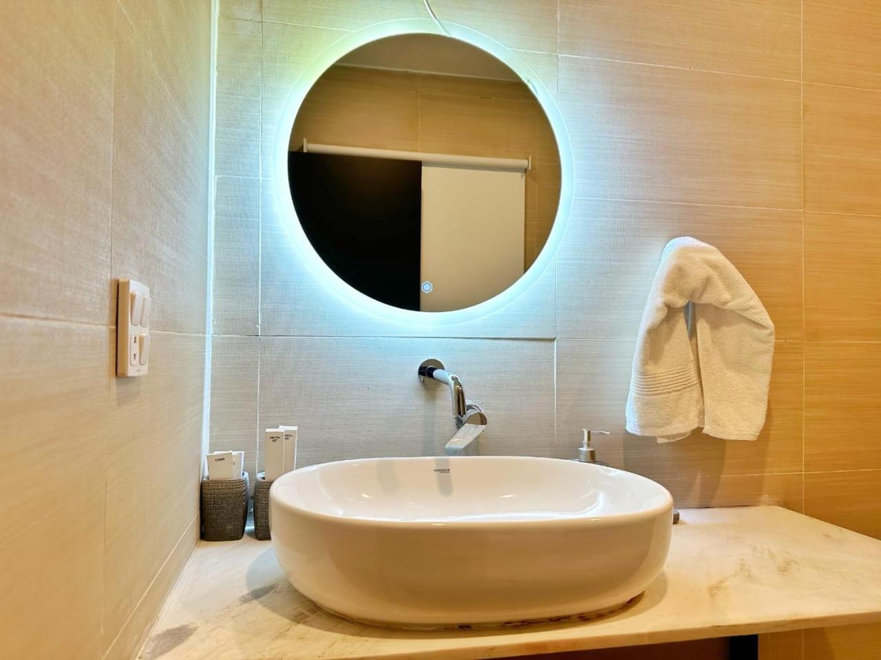 The Avenue Hotel Исламабад Екстериор снимка